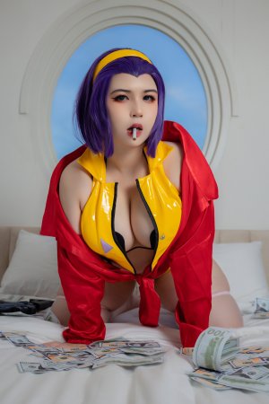 UyUy Photos #11