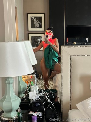 Mia Khalifa Nude OnlyFans Photos #30